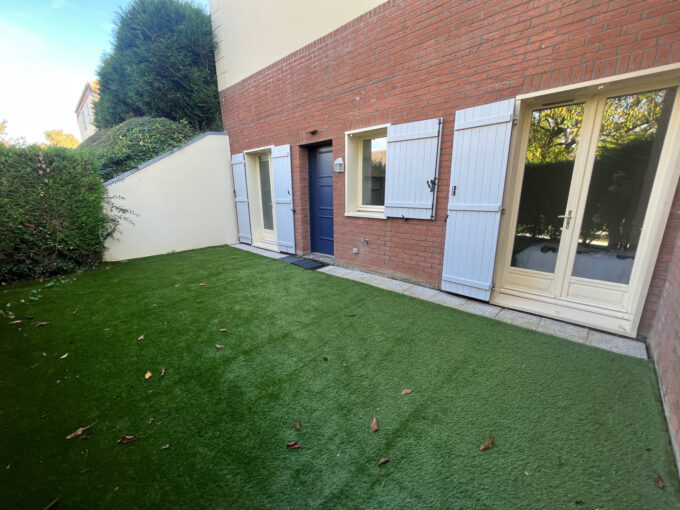 Ronchin : grand appartement avec jardin