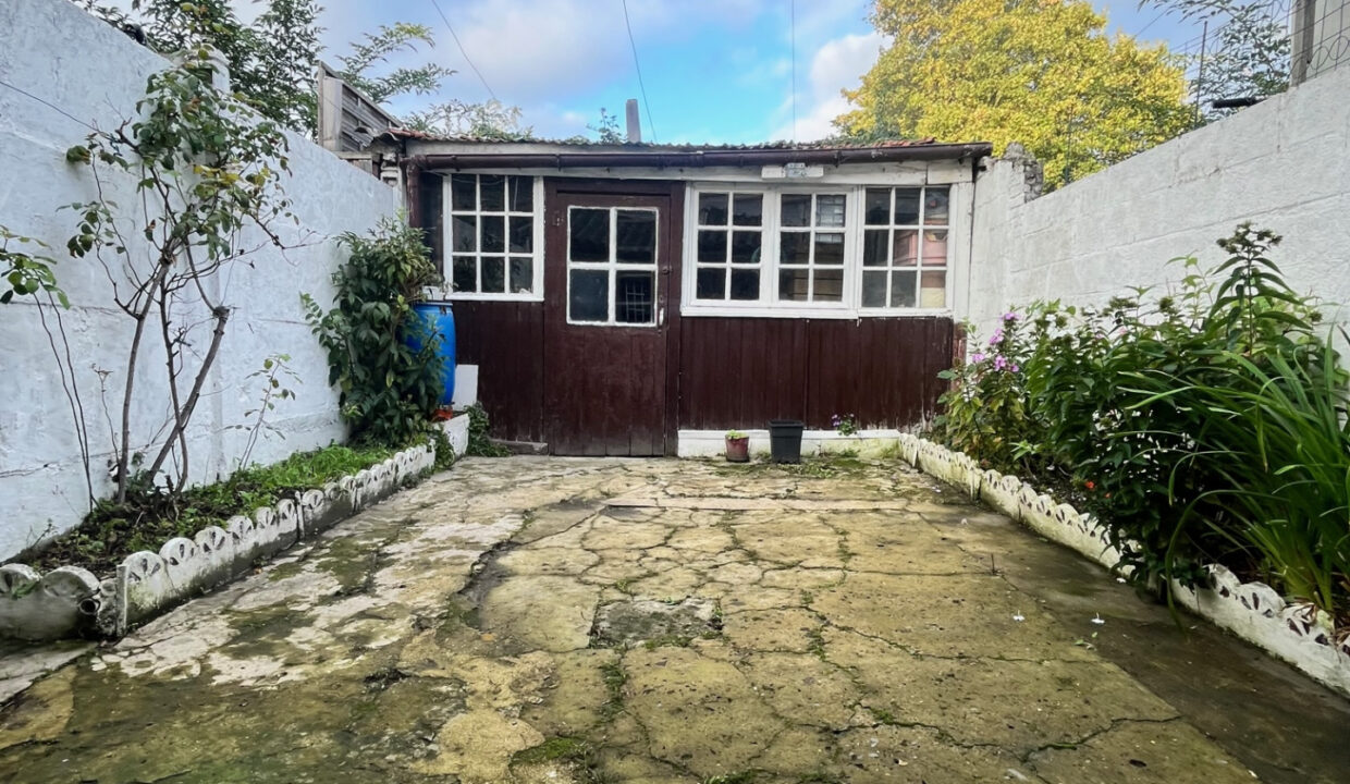 Tourcoing semi-flamande à rénover avec jardin